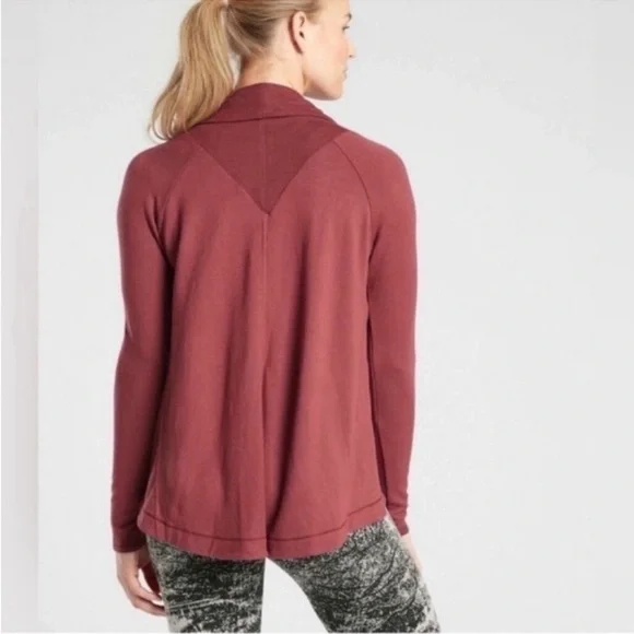 Athleta Nirvana Wear Two Ways Wrap Maple Red Sz Small Gym Yoga Layering Workout - Picture 9 of 14